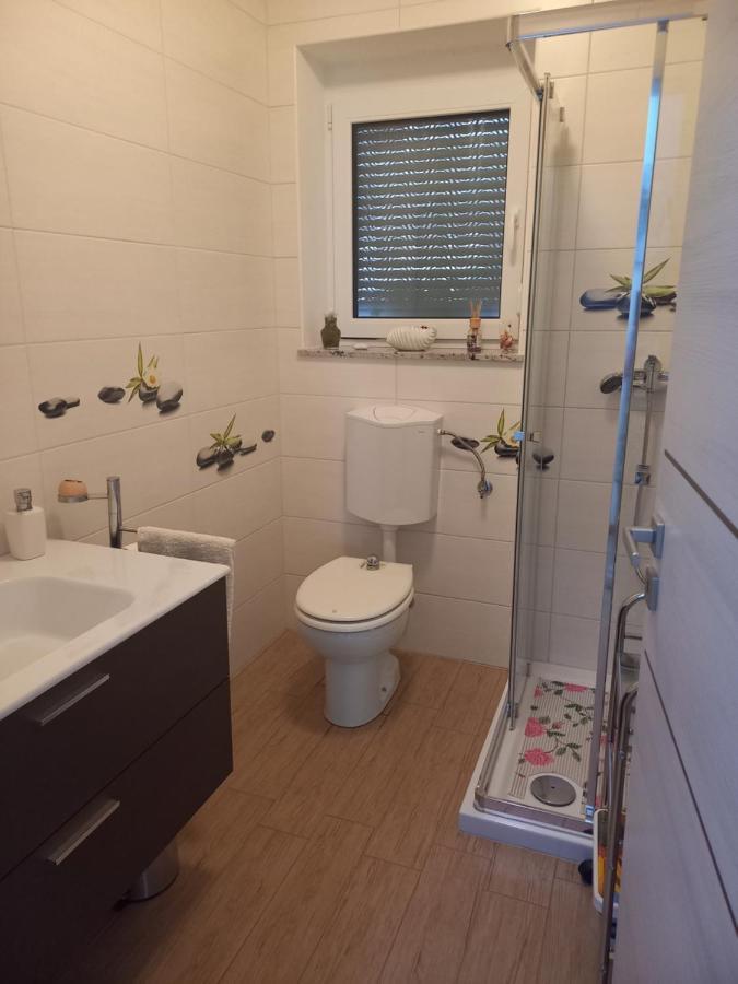 塞扎纳Apartma Majda公寓 外观 照片